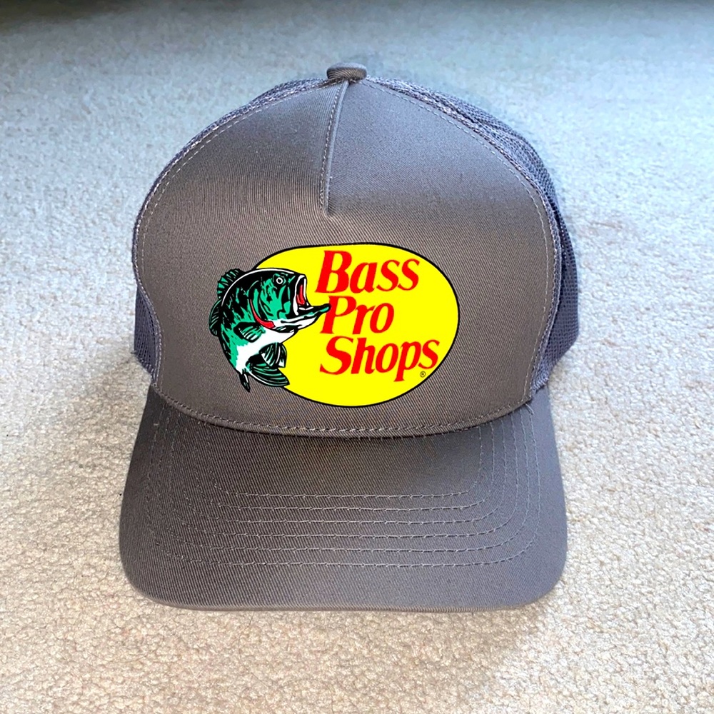Men’s grey bass pro hat